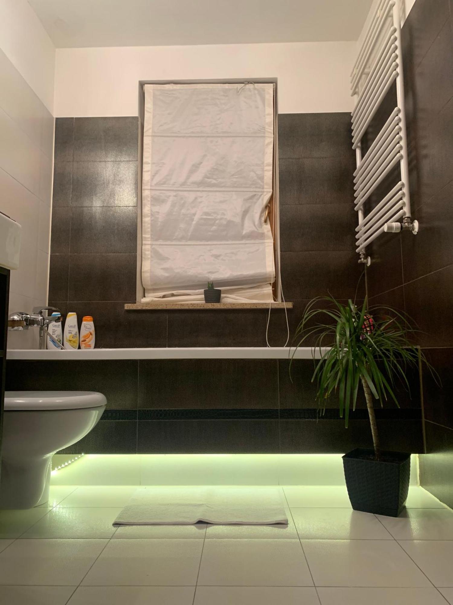 Uroczy Apartament W Centrum Miasta Szczecin Exterior foto